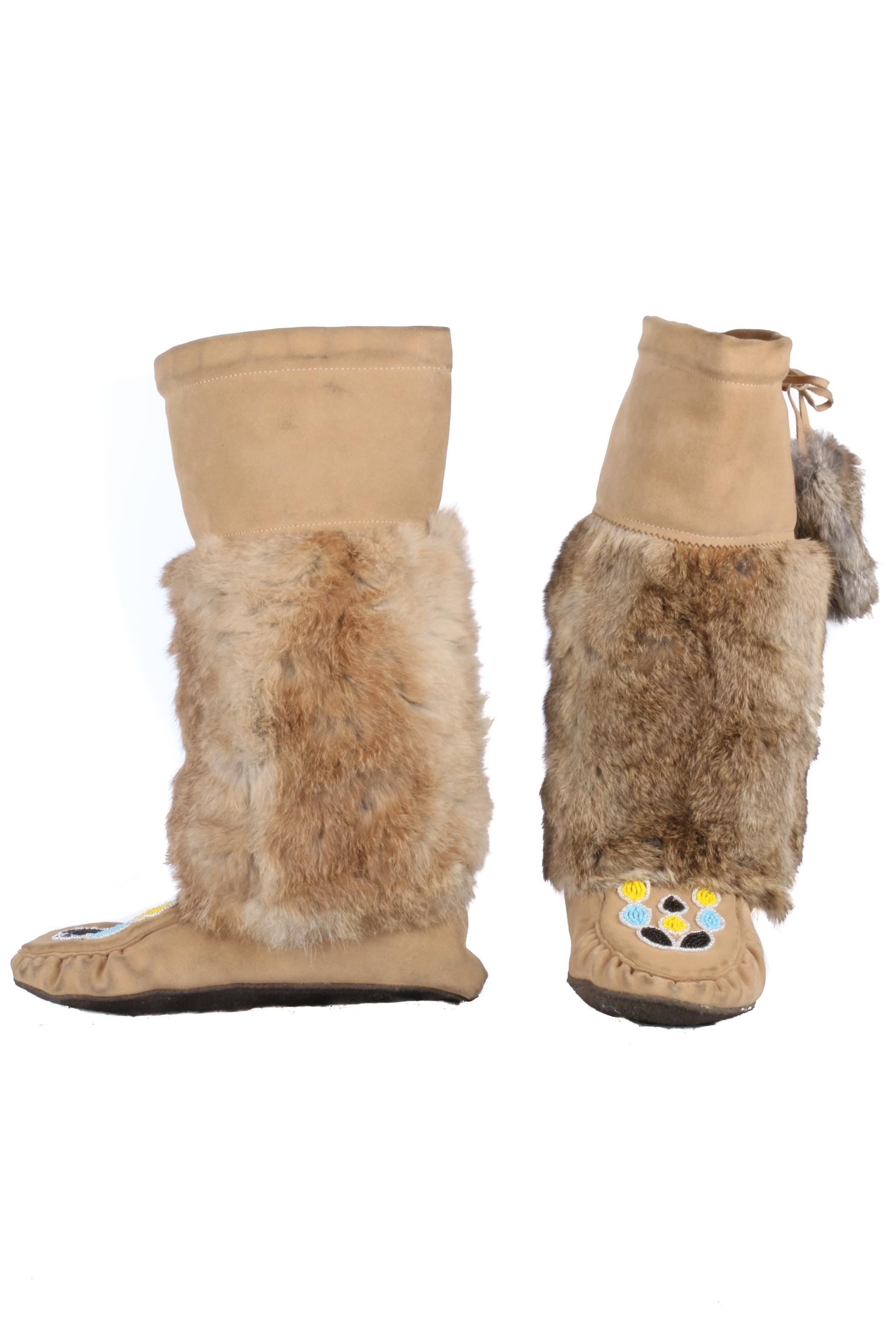 Chip and Pepper Mukluks Moccasin Boots Brown Suede Fur. Beaded